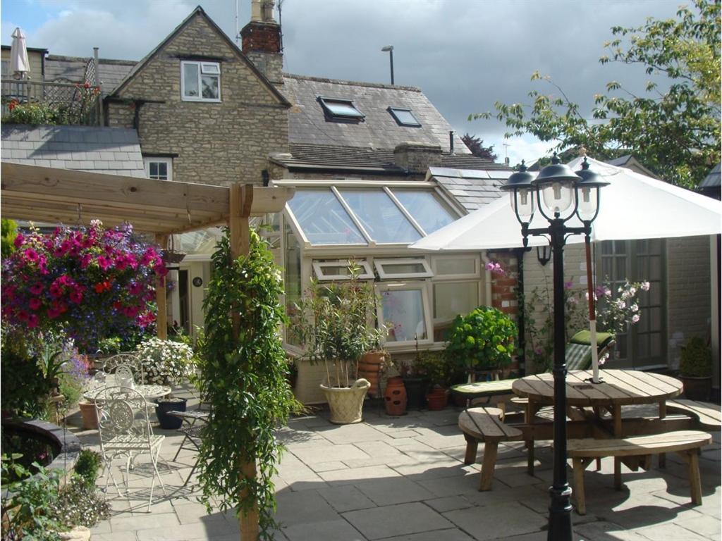 The Old Brewhouse Bed & Breakfast Cirencester Bagian luar foto