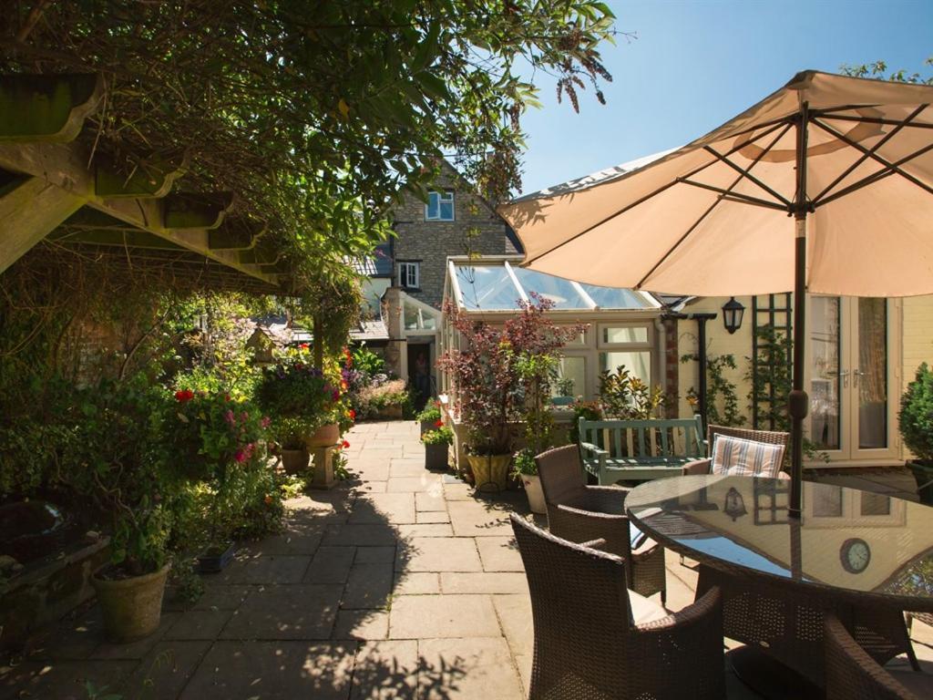 The Old Brewhouse Bed & Breakfast Cirencester Bagian luar foto
