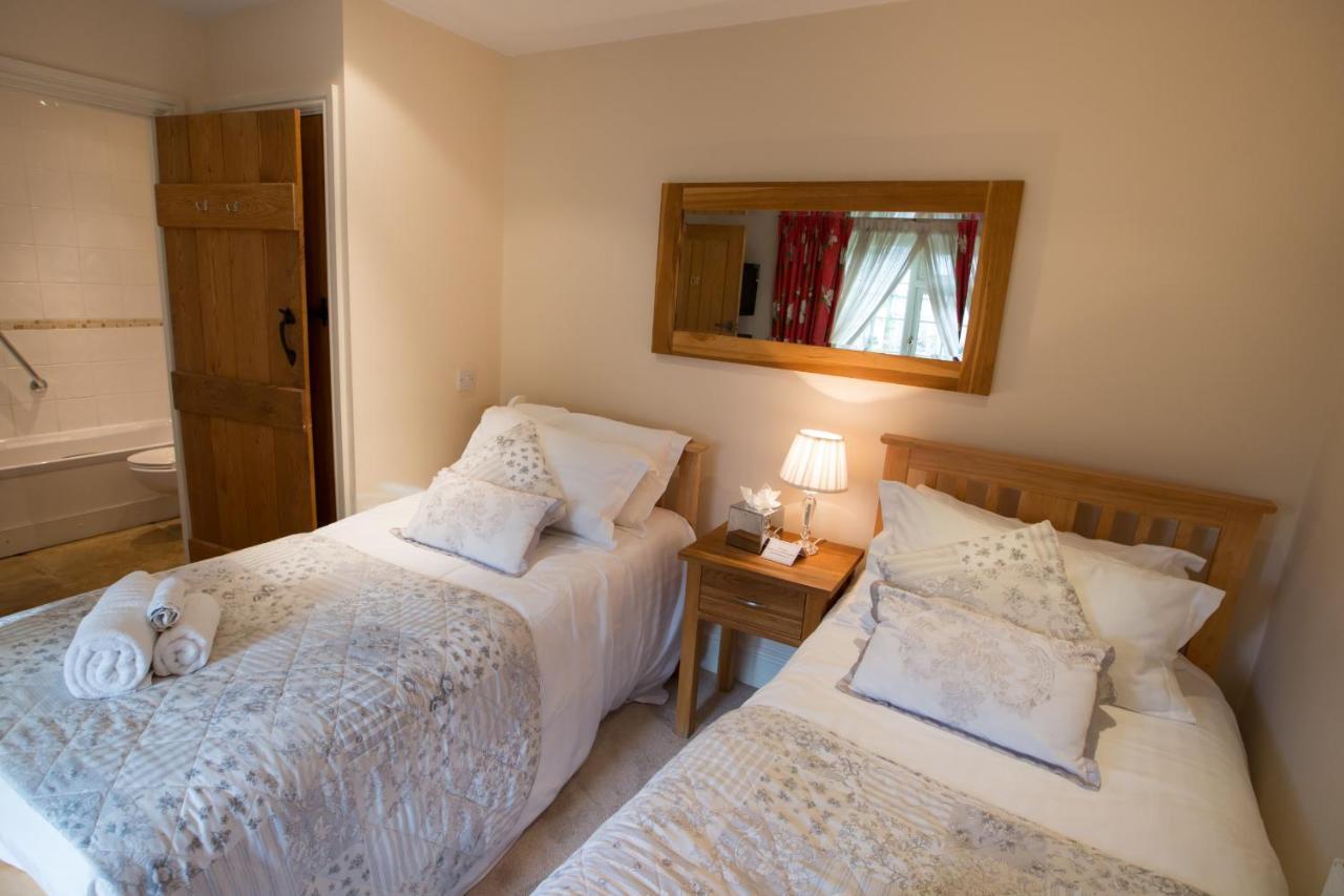 The Old Brewhouse Bed & Breakfast Cirencester Ruang foto